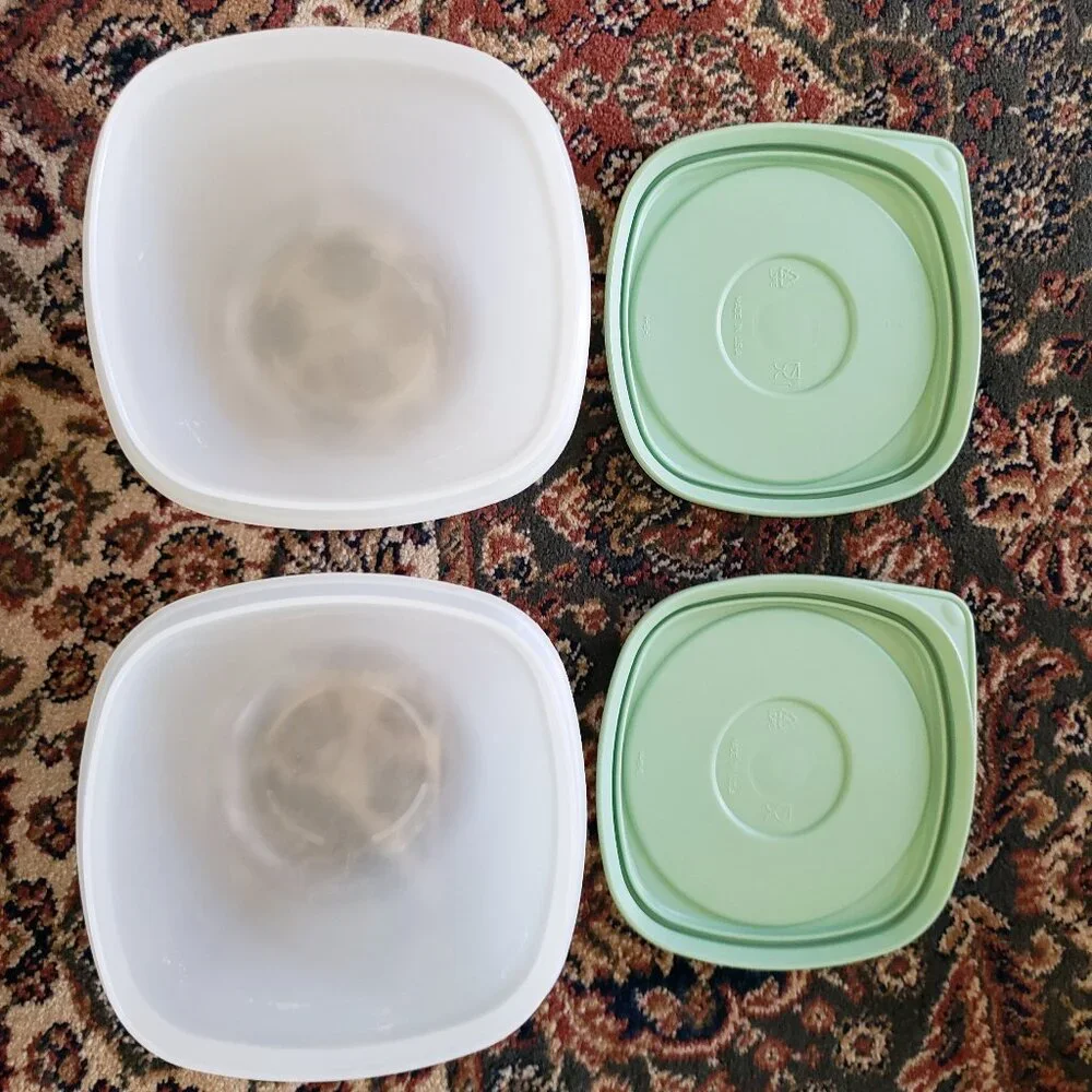 Lot of 5 Food Storage Containers with lids - Various sizes - Picture 4 of 15